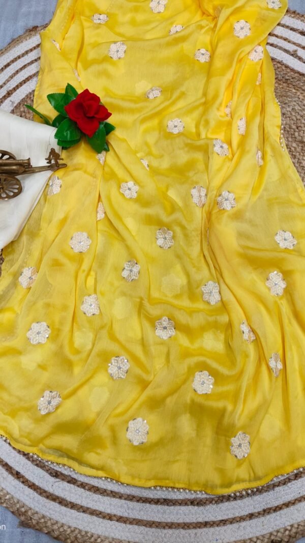 Designer Sarees With Blouse