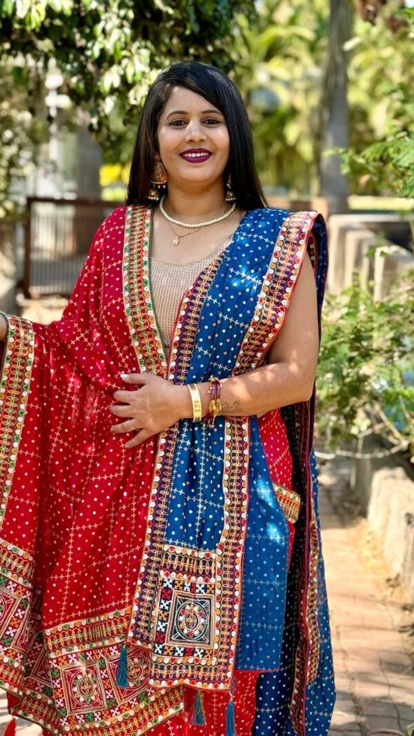 Designer SareesFor Wedding Reception For Bride Vishitra Saree