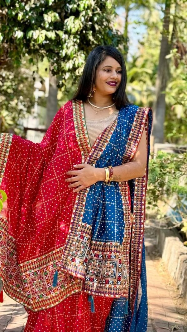 Designer SareesFor Wedding Reception For Bride Vishitra Saree