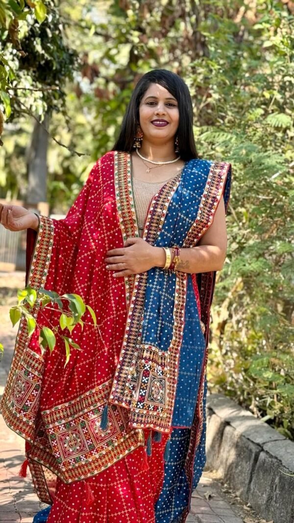 Designer SareesFor Wedding Reception For Bride Vishitra Saree