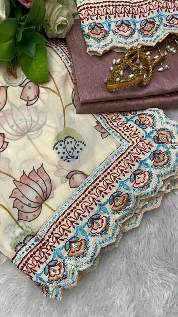 Designer SareesWith Contrast Blouse Blooming geogert Saree